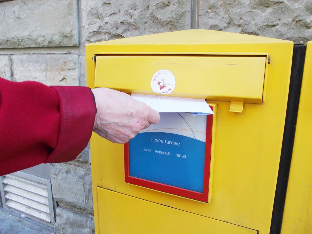 luxemburger-post-erh-ht-porto-f-r-briefe-um-20-prozent